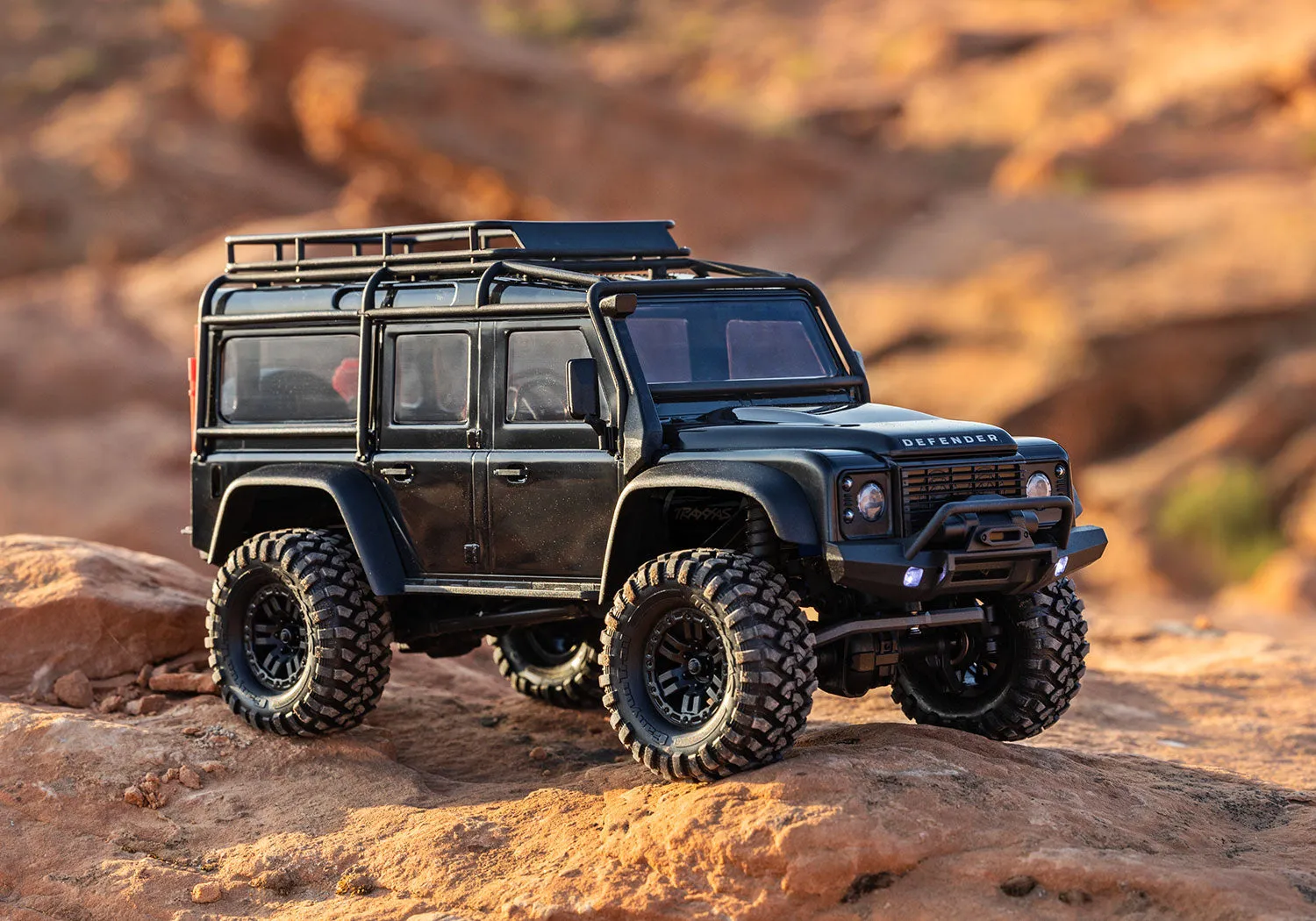 1/18 TRX-4M Land Rover Defender: Black